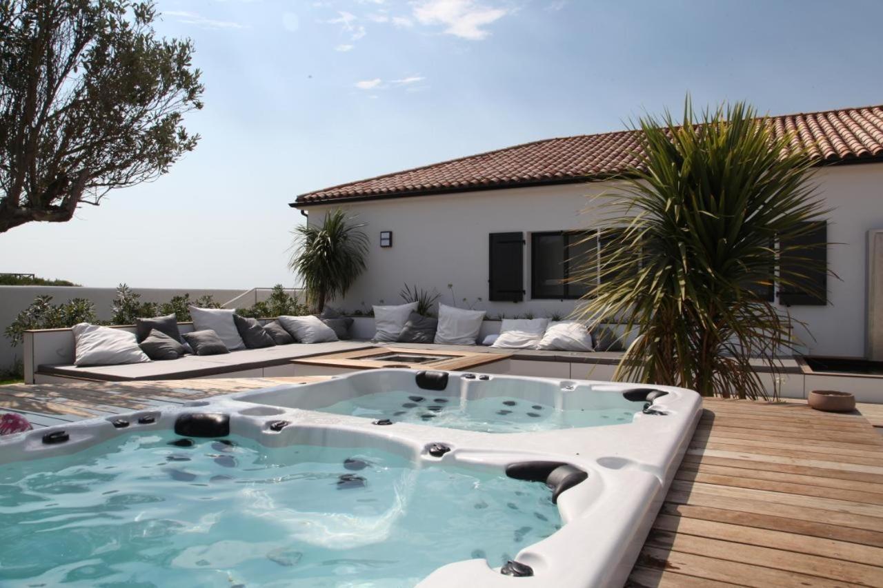 Villa La Sardane B&B Le Plomb Exteriör bild